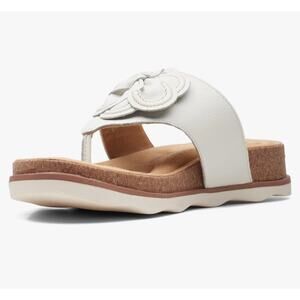 Clarks Women's Brynn Style Flat Sandal